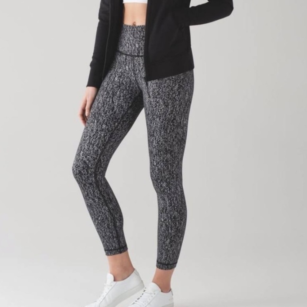 Lululemon High Rise - Picture 1 of 5